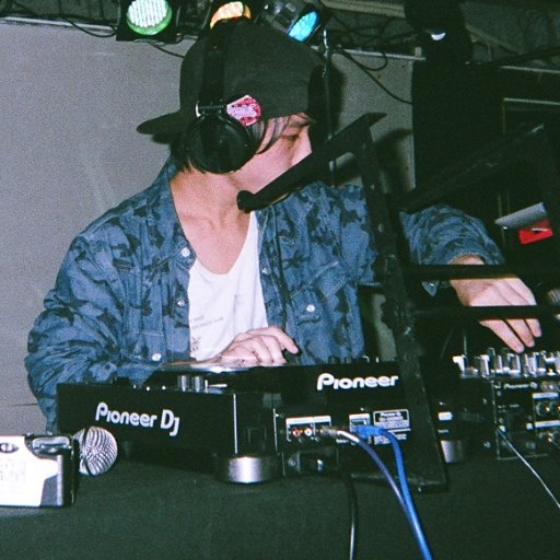 Funkot DJ & Remixer || Founder of @NUBEATZofficial || 闌fam(@takenawainfo) || #MasaDepanFunky creadeltafunk@gmail.com Discord:creadeltafunk