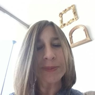 Soy musica y estudie en la escuela de formacion musical y artistica zumaque y actualmente trabajo en Music And Mind como docente de musica