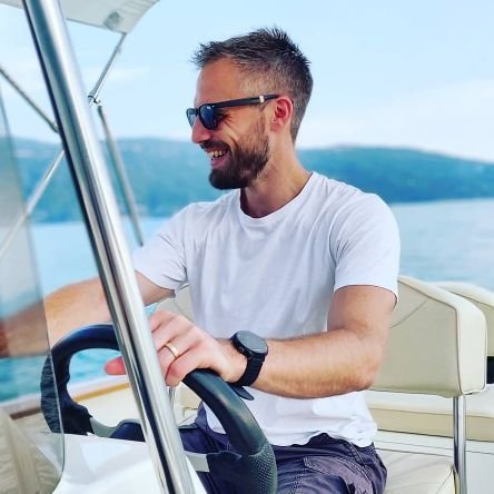 ewanr's profile picture. I love making things happen. Creating projects around the world. Running, photography, espresso.