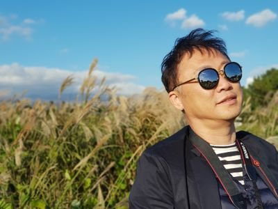 정태영미술관관장 미국사진협회 금메달 등 25개국 250여회 수상. 개인전36회, 목포투데이신문 대표. 전 (사)한국지역신문협회 중앙회장 ▶저서 사이버스페이스 문화읽기(나남출판 ), 목포팔경과목포문화수수께기(뉴스투데이) 등 14권.