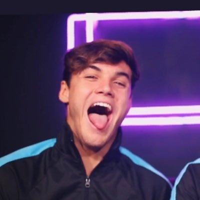 love the Dolan twins ——————————-— love why don’t we ———- love Emma chamberlain