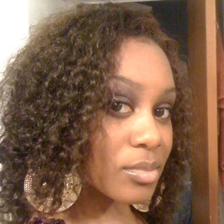 SewJessie's profile picture. A lady with a sketch pad and a dream.