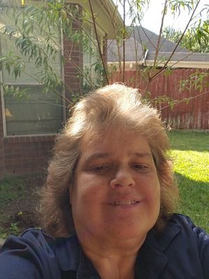 Born in Pittsburgh PA
married, one child
works at Alief ISD 😀