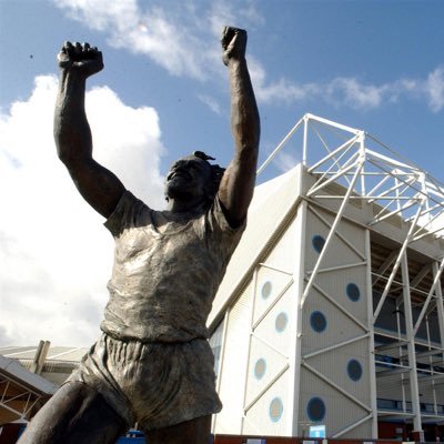 Just a @LUFC fan who blogs all about Leeds United! Message me if you want me to blog about anything! #MOT #ALAW