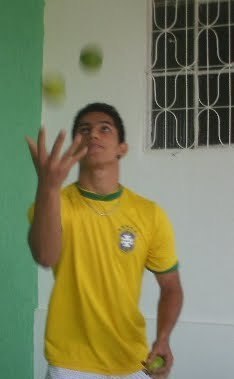 Militante petista,socialista,mudancista, que acredita em uma mudança real na sociedade.