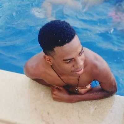 Pedro Henrique • Atleta🇧🇷⚽
Nunca desista dos seus sonhos 👣💪
Tudo passa 💨🍃