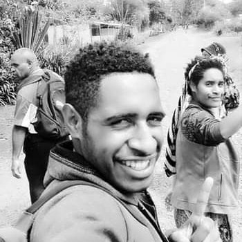 MaxLipu's profile picture. 