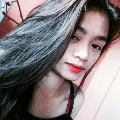 EricaZusette's profile picture. genuinely happy!!💕