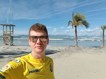 Lifelong Norwich fan living in Spain and also a Las Palmas fan. 💛💚 💛💙
Admin for Amarillo Army the official Spanish canaries Facebook group and Instagram.