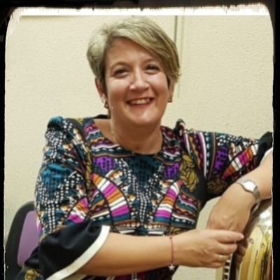 palbeme's profile picture. Periodista. Enamorada de la radio en general, me das un microfono y me vuelvo loca. Madre en twitter debo medir mis palabras, aunque las mido a palmos.