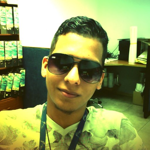 cesar_kaiser's profile picture. Hola .👨🏽‍🎨 
Licenciado en Administración de Empresas de Diseño. 23 años. Venezuela.