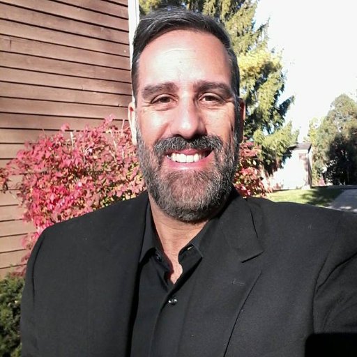 Concerned citizen, musicologist, pianist, chorus singer, member of the LGBTQ+ community.
Degrees from @IUJSoM, @umichsmtd, & UNIRIO (Instituto Villa-Lobos).