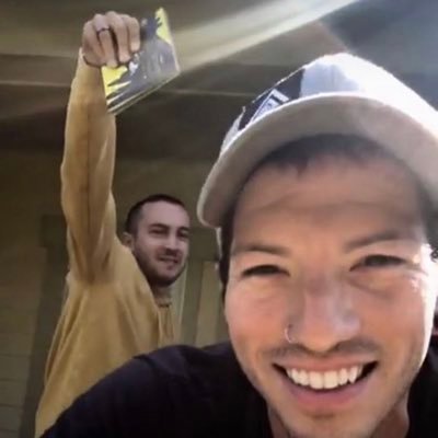 tb_sagaa's profile picture. •Illinois Clique• Instagram~ downindema_ Snapchat~ polarized.21        •first tøp concert 1/29/17•