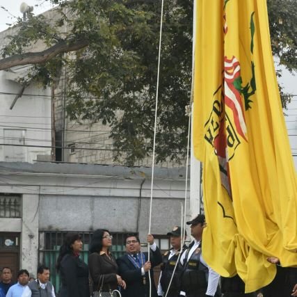 Decano CPP-CRT, comunicador, diseñador, defensor, perito AV que gusta de la futbol y tenis; y que tiene la dicha de ser papá de A, A y J