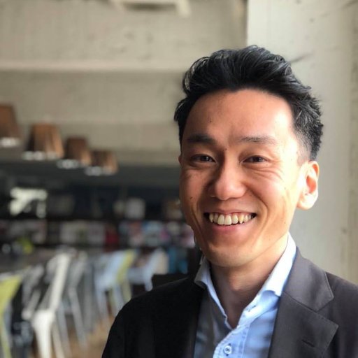 伸和印刷代表/goof CSO/ルビ財団理事。
自分を知ることと、分断がゆるんでいくことの関係について考えています。noteで綴っています。