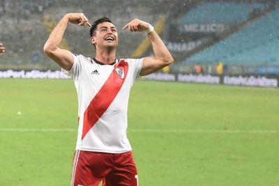 Fanático de River Plate. El pity martine' que loco que está. A. Einstein.