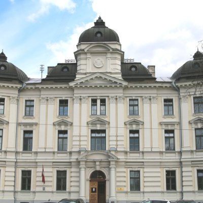 Apelācijas instances tiesa, kurā ir Civillietu tiesas kolēģija un Krimināllietu tiesas kolēģija. / Riga Regional Court has 2 Collegiums  - Civil and Criminal.