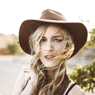 Katerinapap80's profile picture. Ο Κολόμβος όταν ξεκίνησε, δεν ήξερε που πήγαινε και όταν έφτασε, δεν ήξερε πού βρισκόταν.