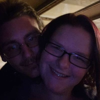 Mommy of a 9yr old boy and my 2 babygirls an living my life to the best I can with my amazing hubby an kids