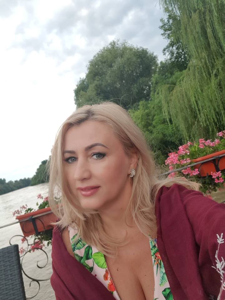 miralnde's profile picture. Je suis Mirlande Guerrier