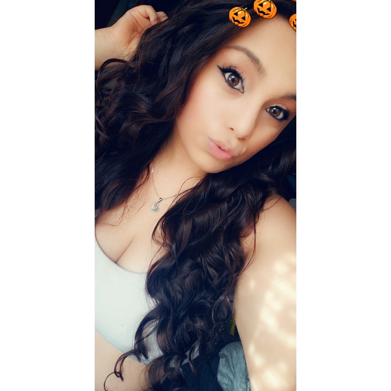 20 yrs  👑 💖💖#AnimalLover // 

She's broken but she's fun ❤