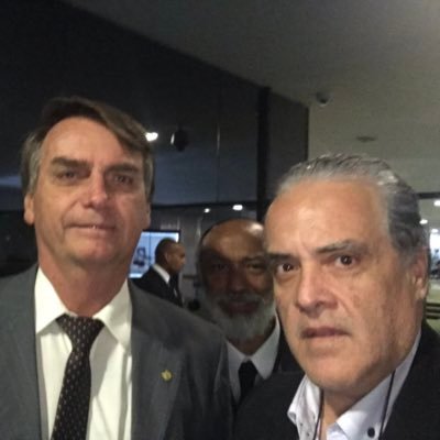 Deus acima de tudo e todos, sou somente um servo do Senhor, temos que fazer a diferença nesse Mundo