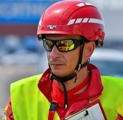 Cu multa munca si pasiune poti muta din loc muntii!
Cu cat te implici mai mult te si dezvolti pe masura!!!