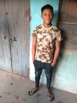 Emmanue59037537's profile picture. 