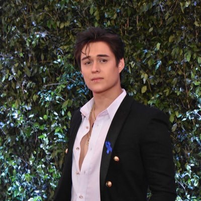 A growing family who shares ONE LOVE for ENRIQUE GIL. We love and support @itsenriquegil always and in all ways. || Official Fangroup since 12/16/10 worldwide.