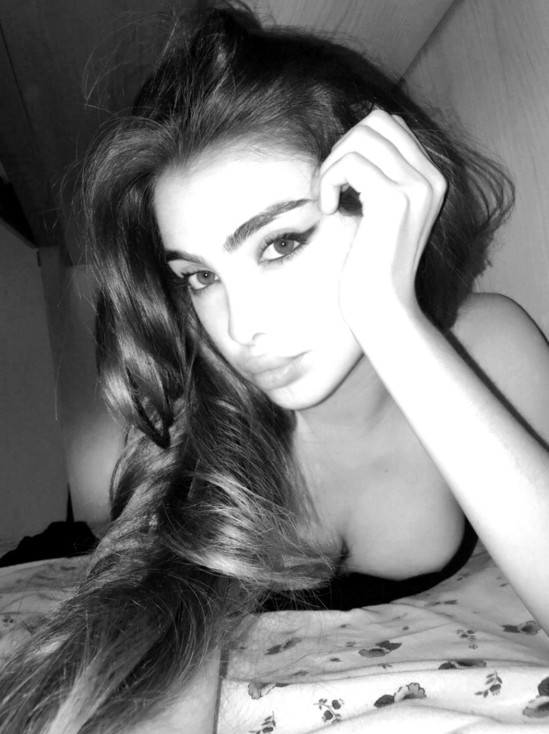 AuroraVoja's profile picture. Për kolegët respekt, konkurent nuk kam.