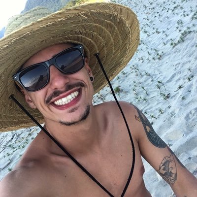 ela sorriu, aí o bagui evoluiu ૐ۞ snap: allan.pampolini