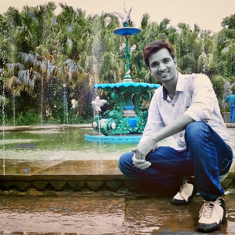 Everything's gonna b aalri8 ....,
SoMedAy..!!!
till thn belieVe in who u r......®v