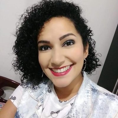 sabrinas_music's profile picture. Minha inspiração: Deus, meu esposo Carlos, minha filha Beatriz, família, música e arte! 🙌🏽❤️🎙️🎶🎭🎉