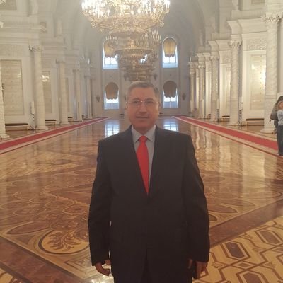 samhatabdusalam's profile picture. إذا المرء لم يُدنس من اللؤم عرضه...
فكل رداء يرتديه جميل.
وإن هو لم يحمل على النفس ضيمها...
فليس إلى حسن الثناء سبيل.