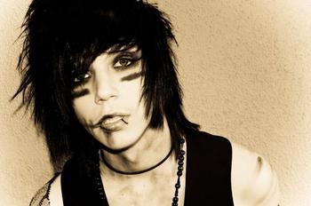 Hi. I'm Andys Pupil's...i am part of Andy's Beautiful Eyes:) and get free access to all the shows!!! bitches!!!♥ hah