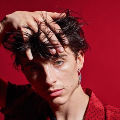 Iightofmyeyes's profile picture. glitter on her cheeks in apartment 213