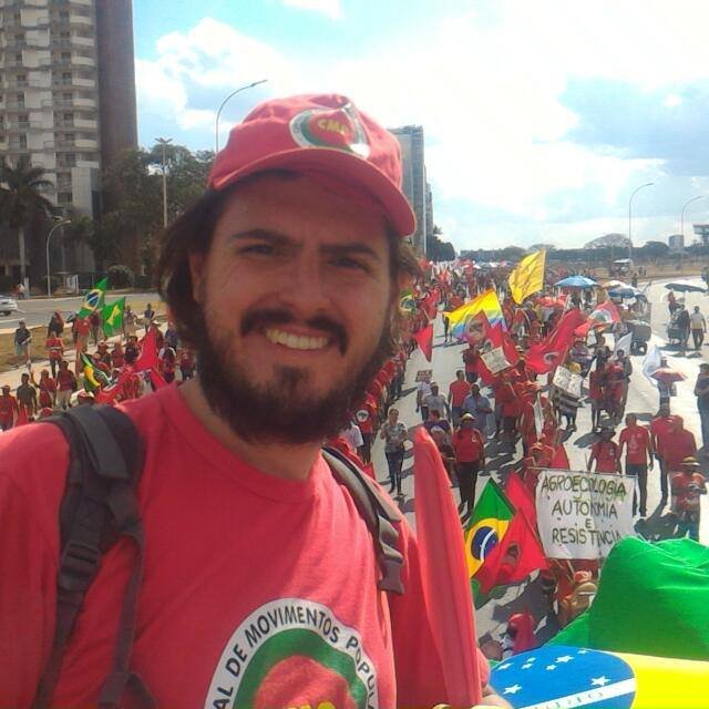 Cientista político, editor da Phenomenal World (PW) e militante da Central de Movimentos Populares (CMP). Political scientist, editor at PW and activist at CMP.