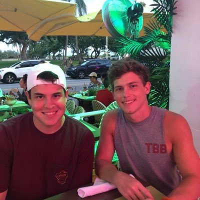 jcdeeee's profile picture. 