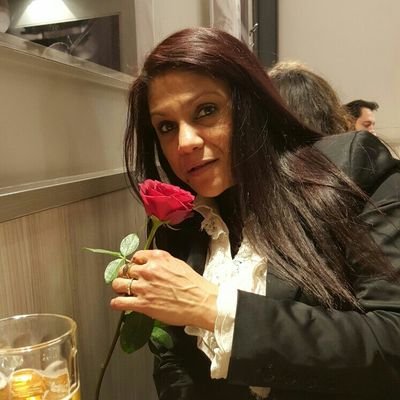 Cubana100%, Fidelista, Chavista, Martiana, Guevariana. Desde el Río Bravo hasta la Tierra del Fuego, un solo Pueblo, una sola Nación
Lic.Ciencias Pedagógicas.