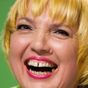 RealClaudiaRot1's profile picture. Eine stolze Nichtmigrantin, so bunt wie das Leben selbst...

Im Internet unterwegs, um der Ungerechtigkeit den Finger in die Warze  zu legen