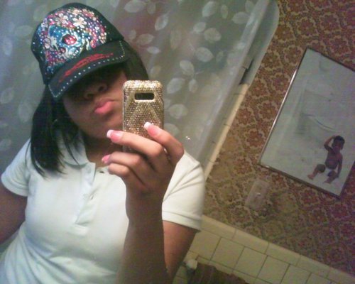 LailaPewh's profile picture. im a nice girl..very intelligent knows wudd i want..and ilove drake.!