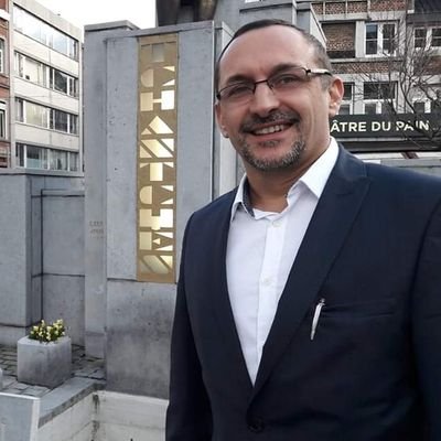 Avocat depuis 2000 spécialisé en droit pénal,
Conseiller communal et provincial libéral à Liège. Progressiste et Universaliste. Libre Penseur.