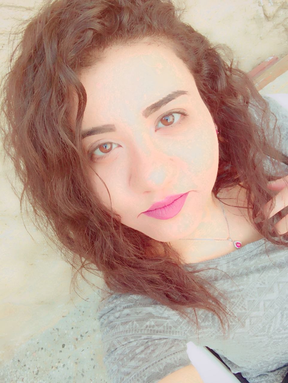 RoseRozroz's profile picture. Never stop learning because life never stops teaching 😊