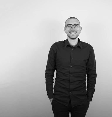 fiskolini's profile picture. Husband, father, reader.
Software engineer && bug maintainer.

Jazz lover. Cooking enthusiast.
🖥️🎧🎵

Doesn't really like chaos, nor serenity either.