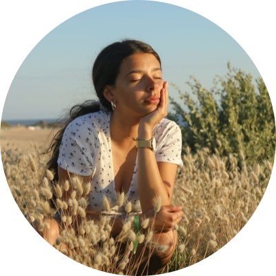 روحاً عزائمها سماوية لاترضى بما دون النجوم🎻. 2018 💍🙏🏻. 2020 أُمٌ لِتَوق👨👩👧♥️