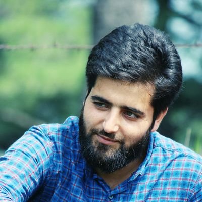 FaisalFarooq19's profile picture. 👨‍🎓 Physics  
🍴❄️