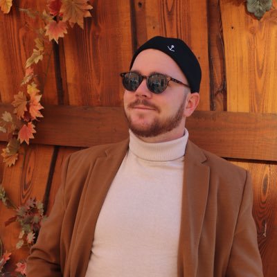 RasmusOredsson's profile picture. 33-årig skolresurs till vardags. Är allmänt pretentiös och älskar Liverpool FC.