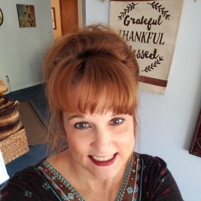 Conservative,Patriot,Christian,
Wife Mom,GMa, President Trump Supporter,Politics & News Geek, reader/writer/traveler# MAGA #Drain the swamp#BACK BLUE, #WALKAWAY