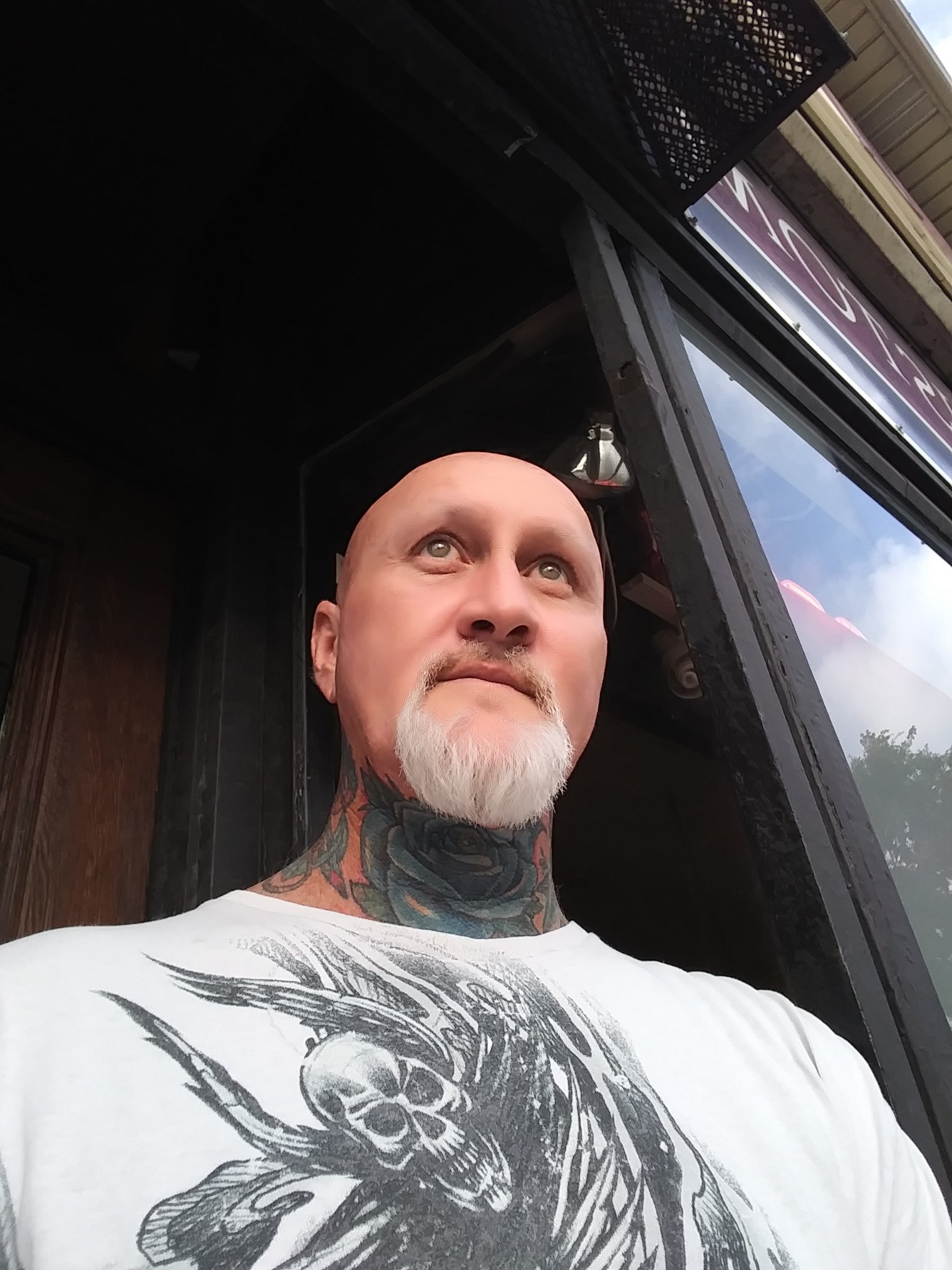 I'm a daddy who loves to game. I'm just here to make people happy!! Follow my channel here and show some love!! https://t.co/Qs5UxYa8qL