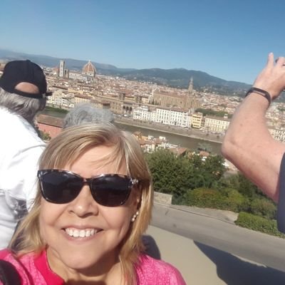 laguardiama's profile picture. Estudió maestría en Elaboración de Proyectos en la UNA, Arquitectura en la UNA, 20 años de realizar actividades por la familia paraguaya
